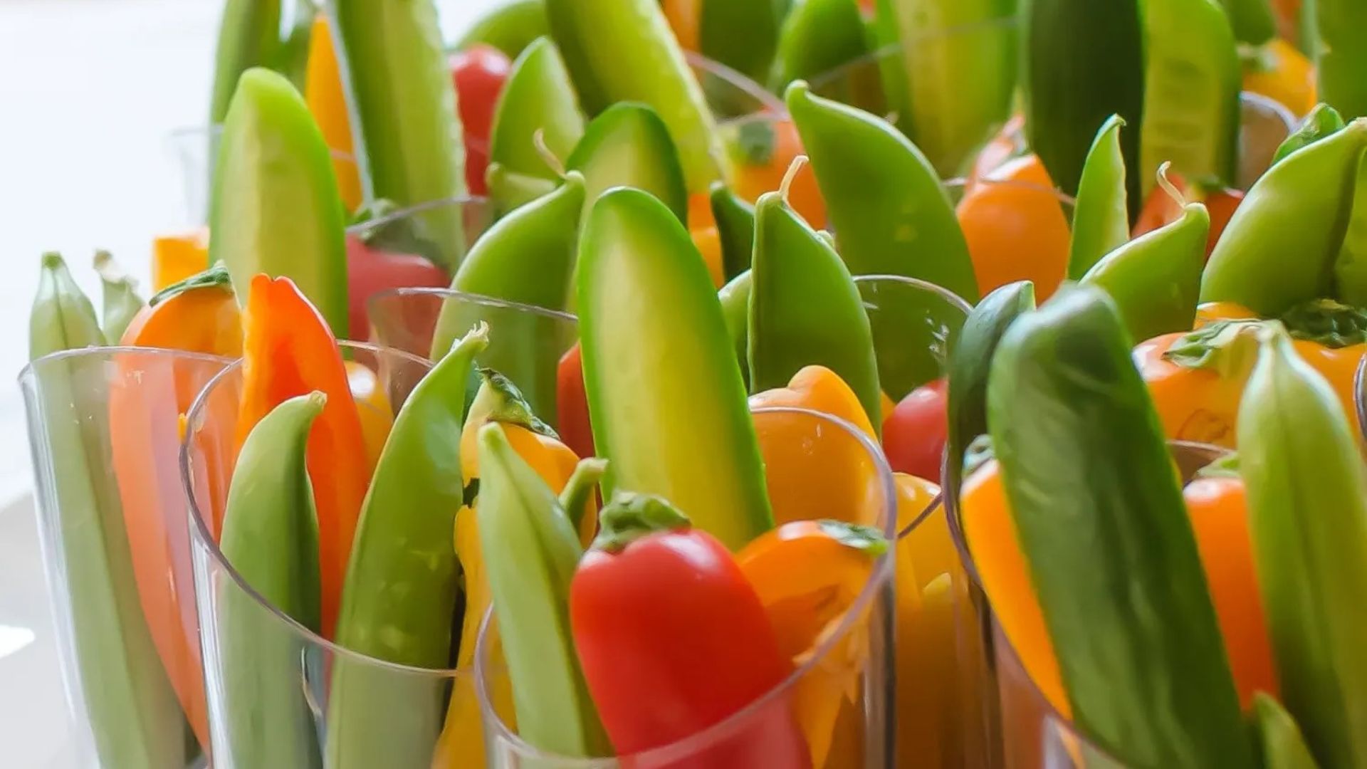 Veggie Cups and Greek Yogurt Dip